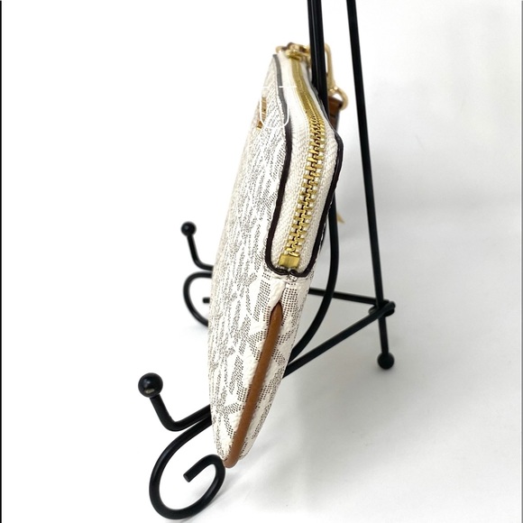 🎄 Santa’s Special 🎁 Michael Kors LG Wristlet Phone Case Clutch Vanilla - Picture 4 of 6